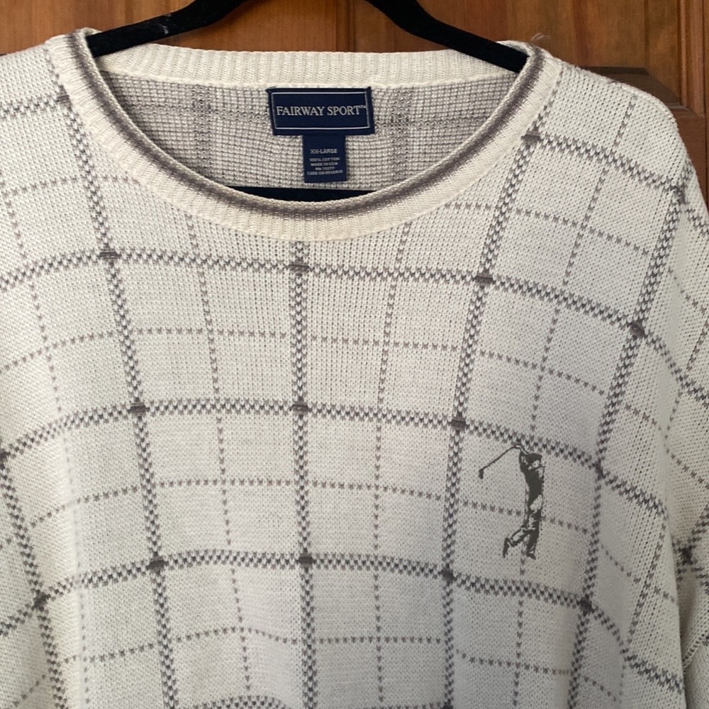 Fairway Sport GOLF Sweater XXL Cream and Tan Swinging golf club on chest.